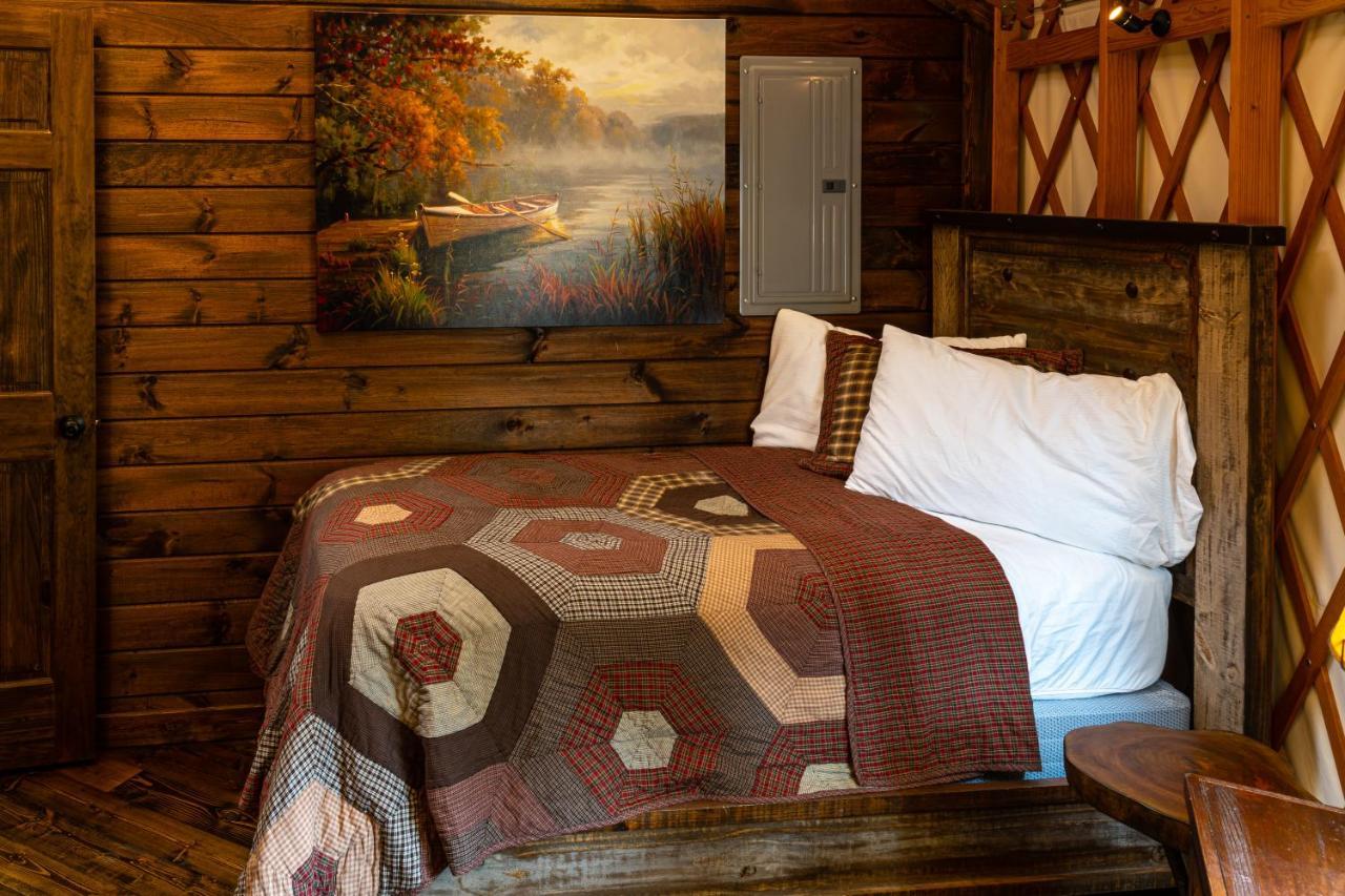 Willa Tranquil Haven Luxy Yurt - Creekside Glamping With Private Hot Tub Topton Zewnętrze zdjęcie